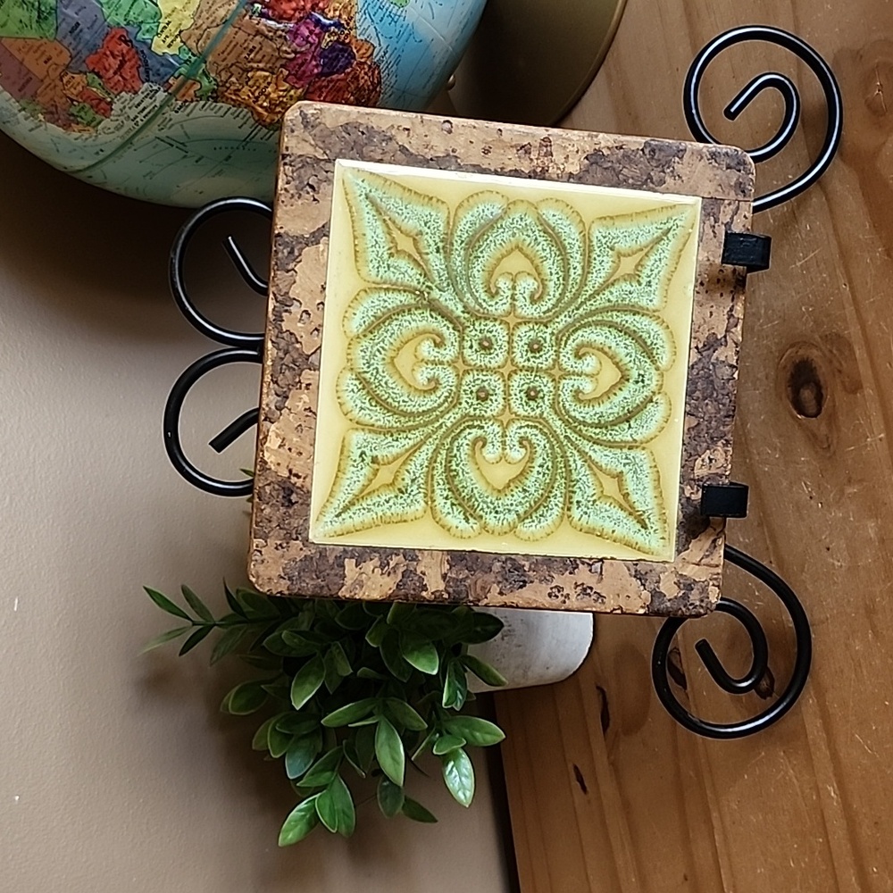 Vintage cork hot plate